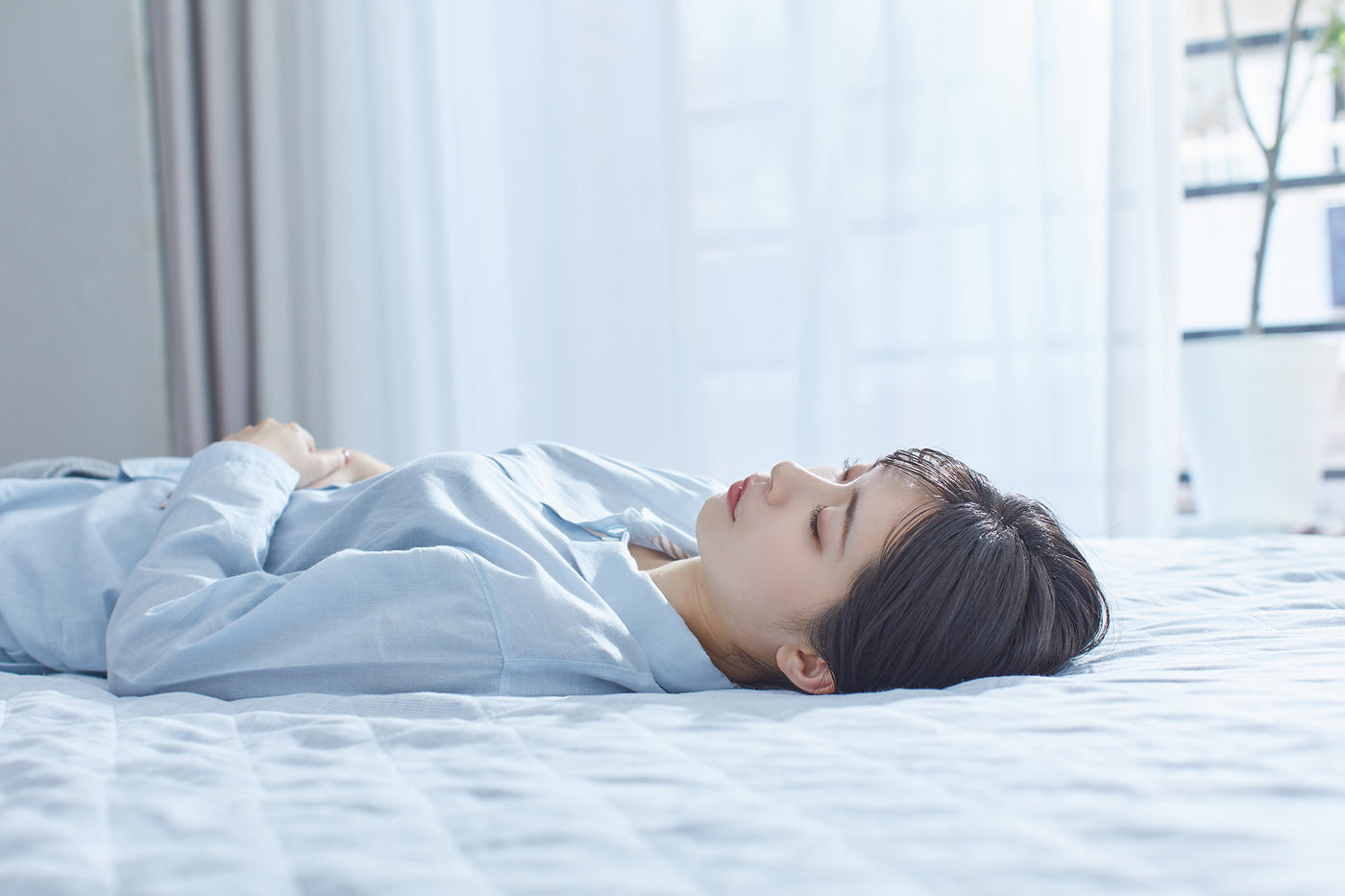 裏面生地まで麻100%。だから、ひんやりが持続する。